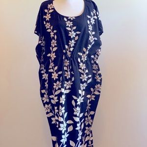 Kaftan dress with expandable drawstring